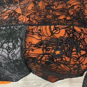 Halloween fireplace mantle decoration.